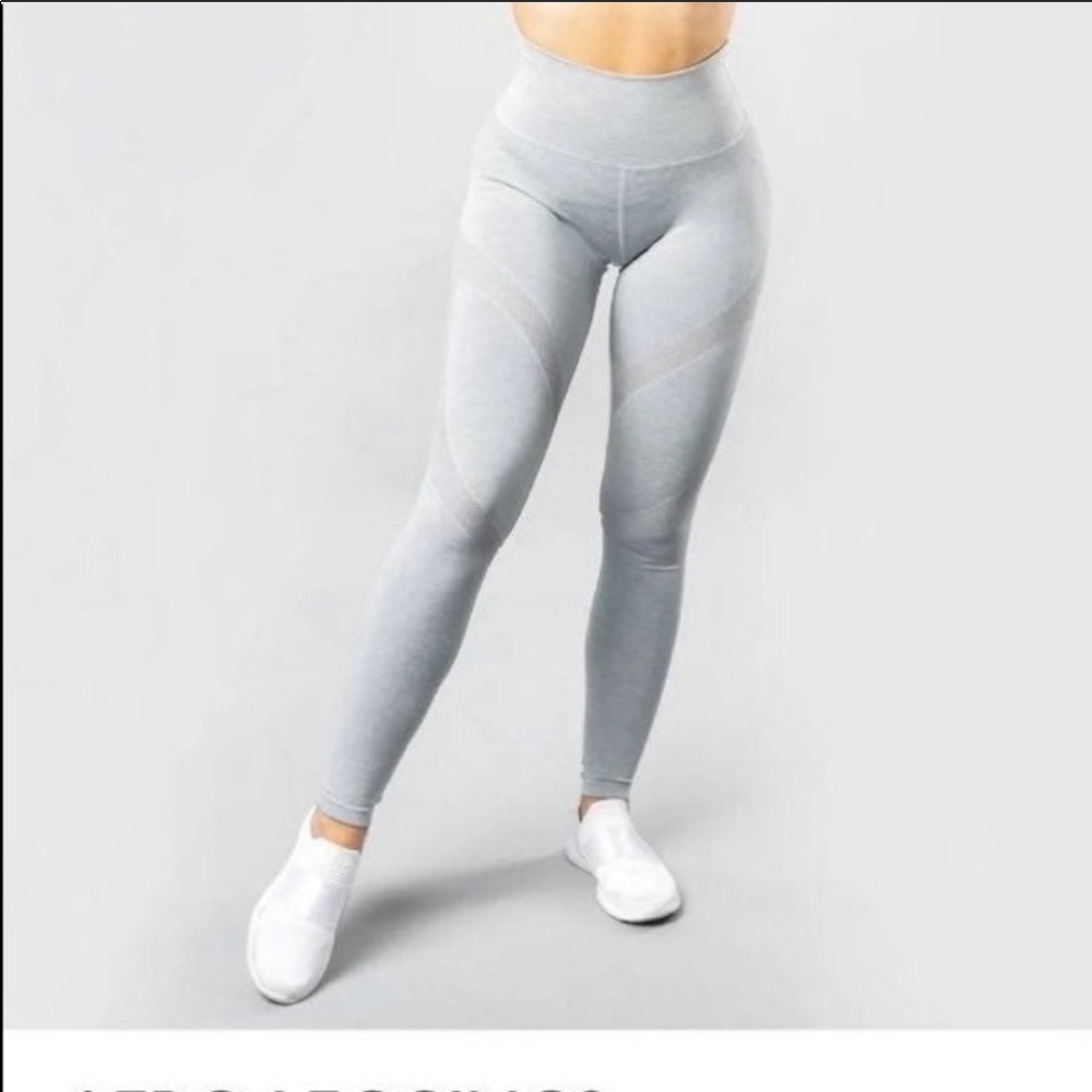 NWOT alphalete Aero Leggings - Cloud Grey